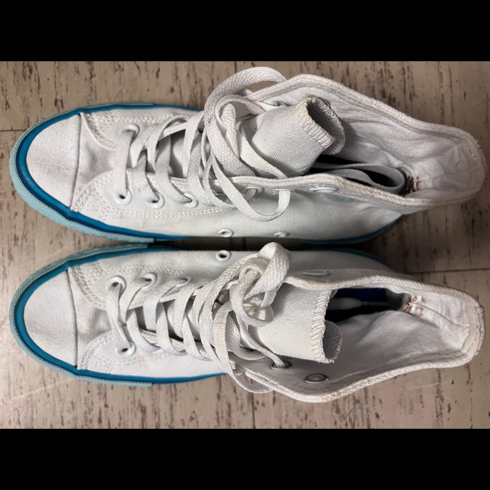 Converse All Star white and blue
Size 5.5W